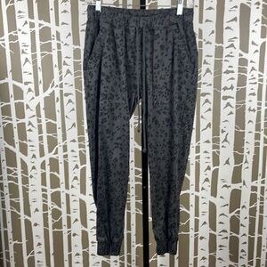 Anthropologie Cloth & Stone Leopard Print Chino Jogger Pants XS Gray, Black
